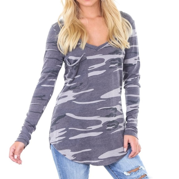 Z Supply Tops - Camo pocket L/S